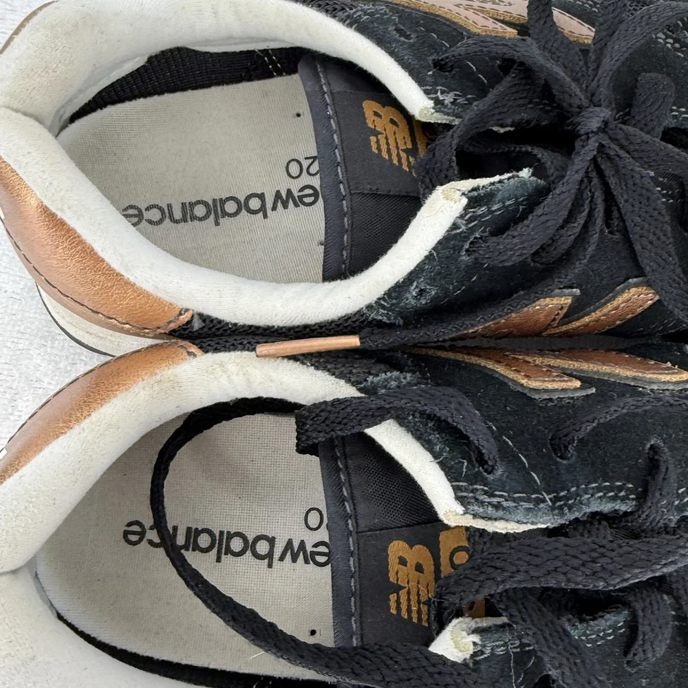New Balance 520 Women’s 8 Sneakers Running Shoes Black Gold Retro Grunge Y2K 90s